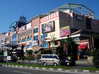 18 Mall dan Tempat Belanja Murah di Bandung Yang Ada Ice 